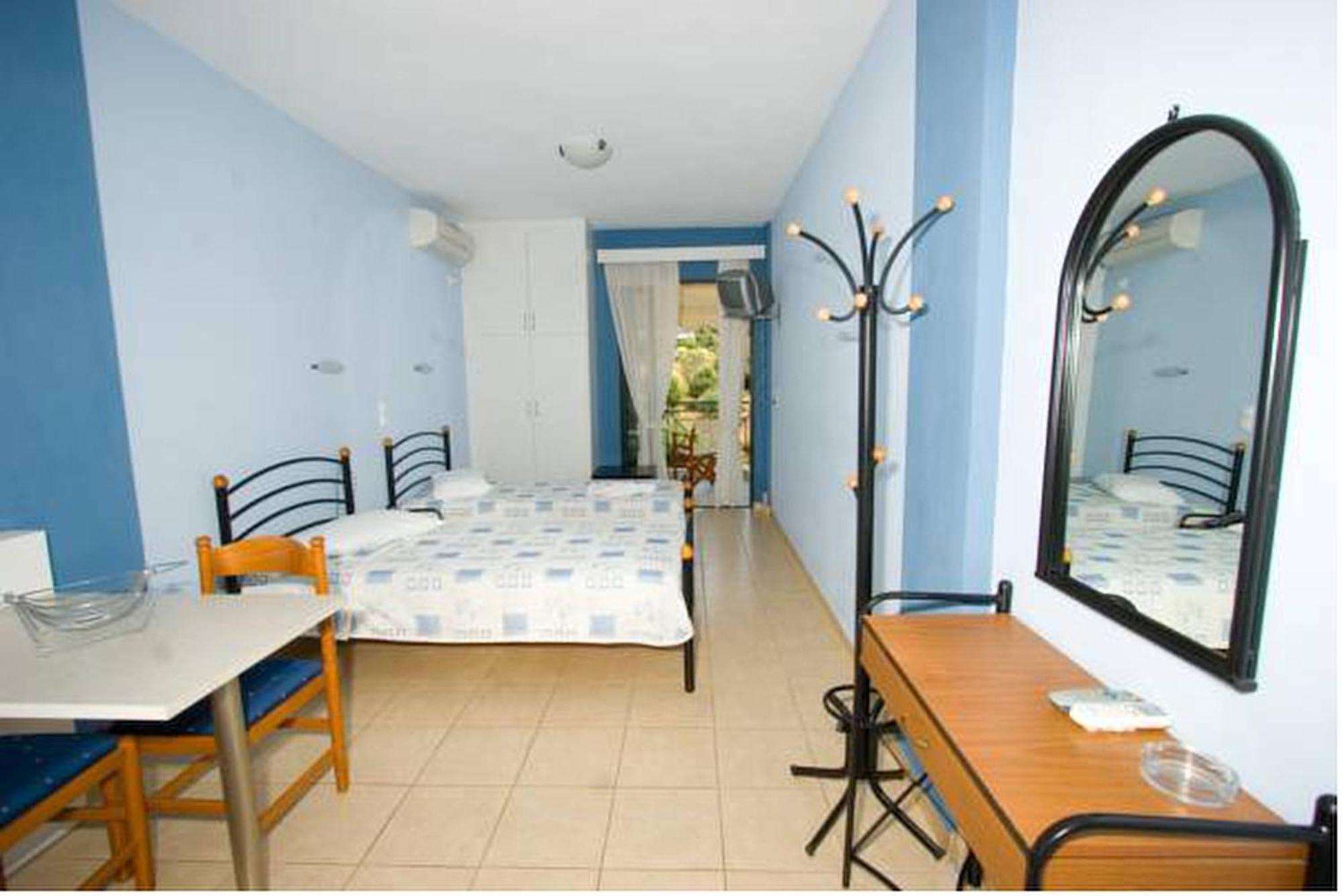 Sagini Boutique Hotel Loutra Edipsou  Zimmer foto