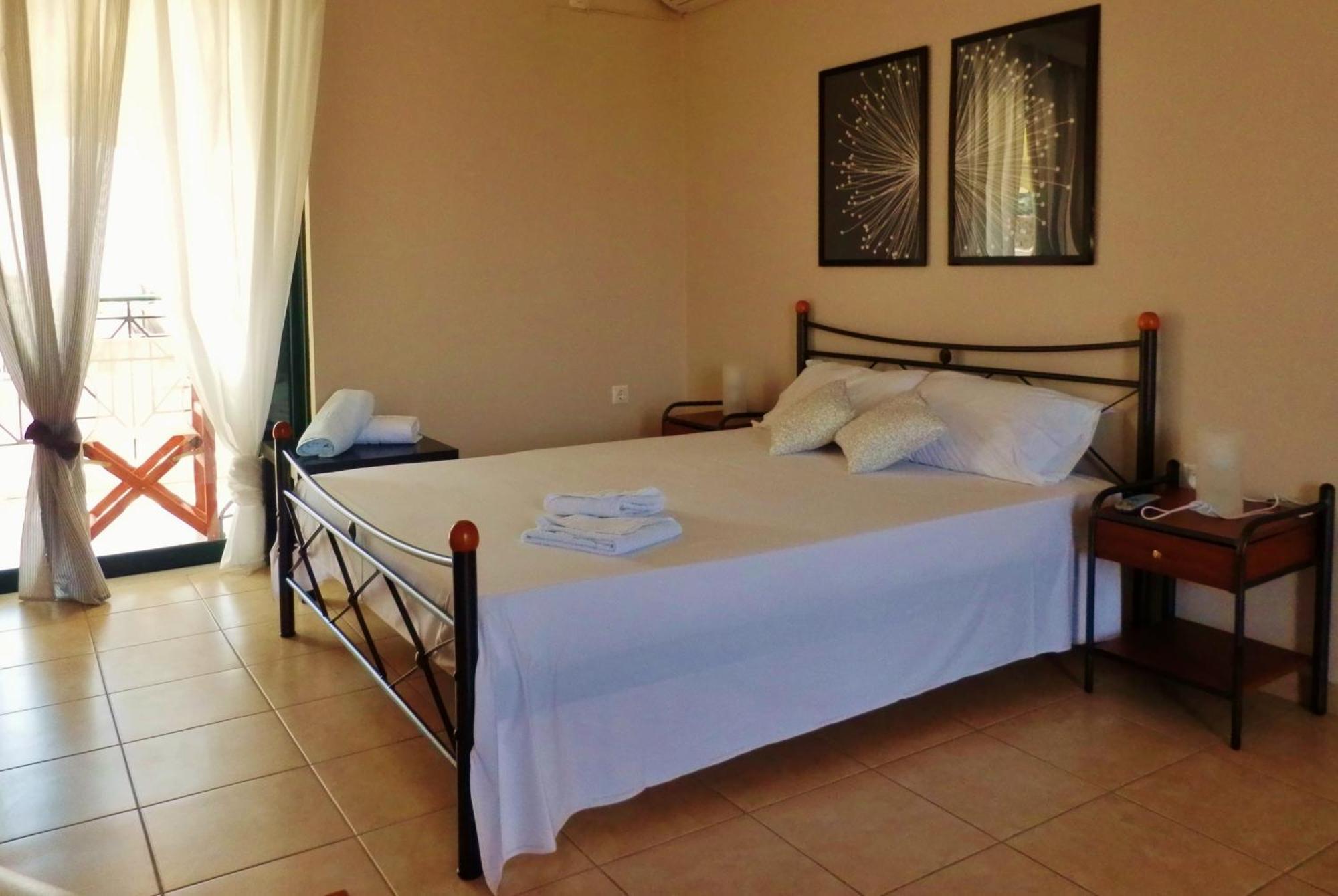 Sagini Boutique Hotel Loutra Edipsou  Zimmer foto